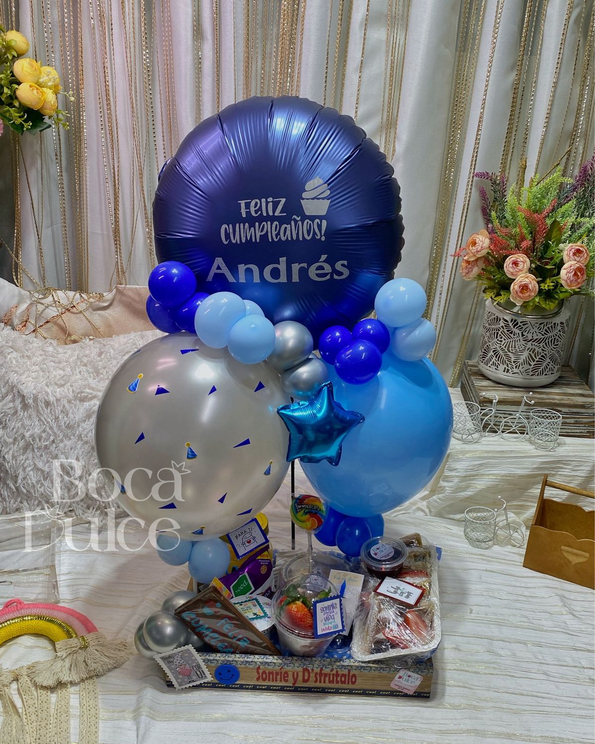 Bandeja Celebración – Desayuno Gourmet con Globos para Cumpleaños