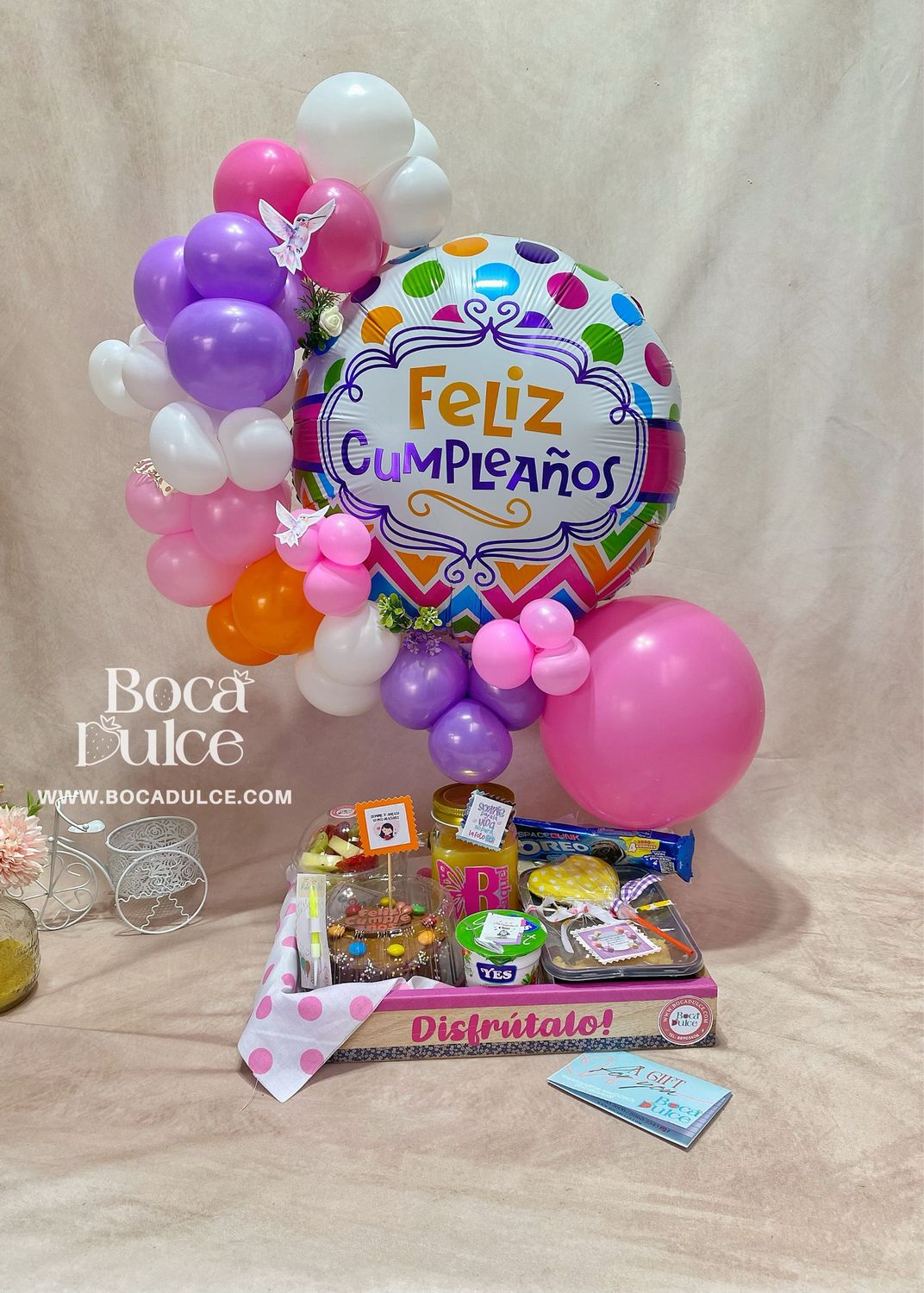 Bandeja Celebración – Desayuno Gourmet con Globos para Cumpleaños