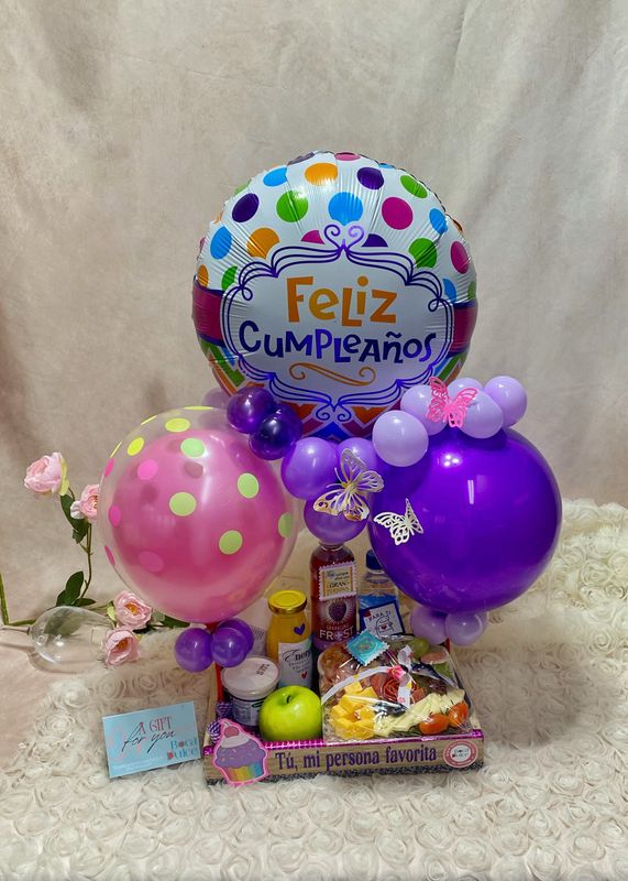 Bandeja Ilusión Deluxe – Desayuno Premium con Globos de Lujo