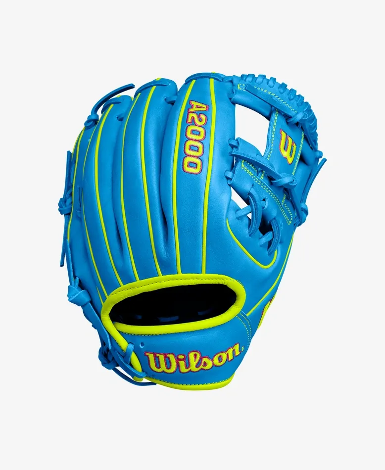 Wilson Fall  2024 A2000® 1786 11.5” Infield Baseball Glove