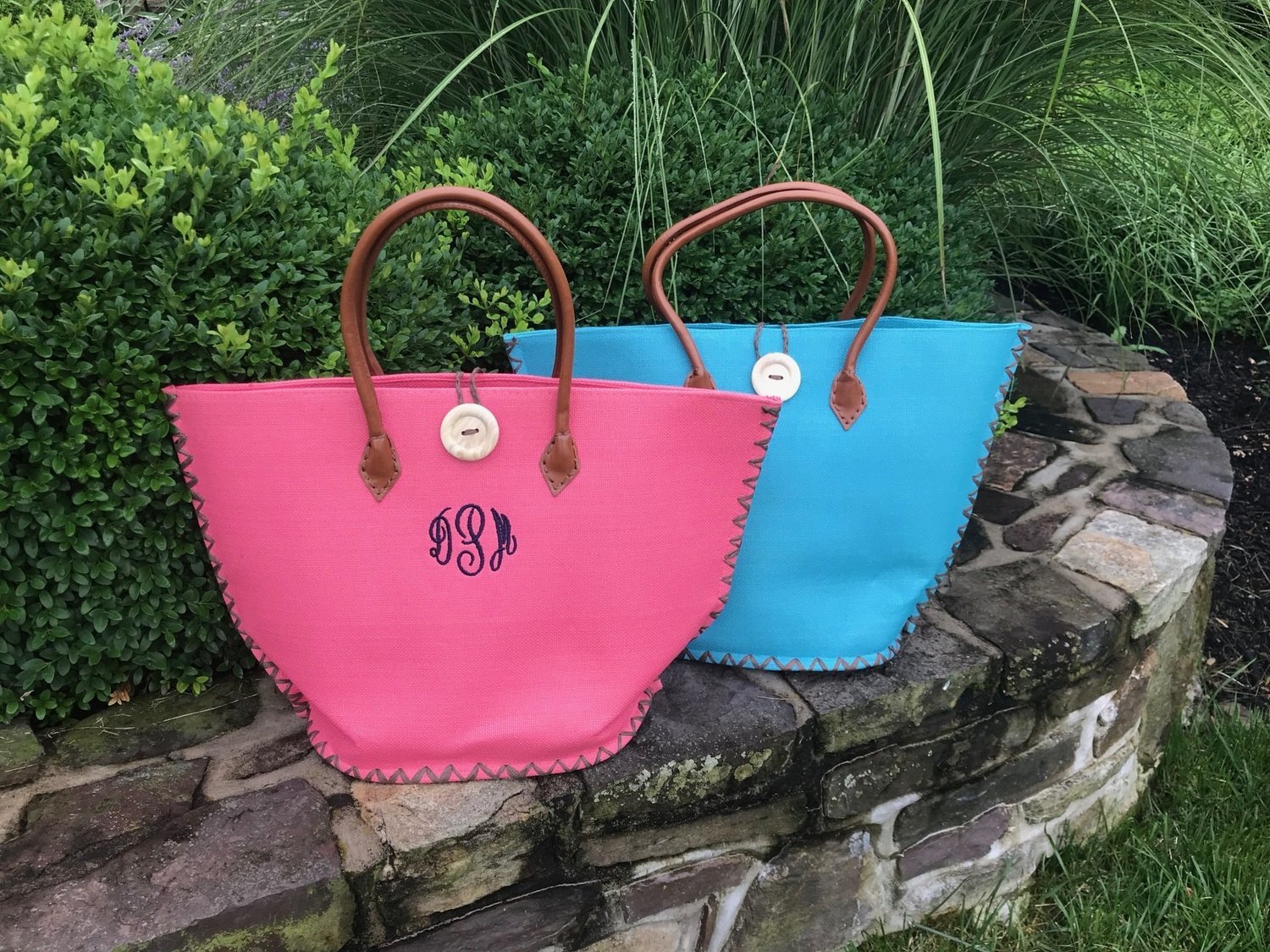 V-Shaped Straw Tote