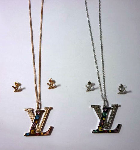 Cadena + Aretes LV