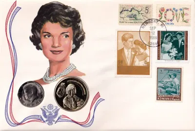 USA 1986 FDC - The Legacy Of JF Kennedy, "Jacqueline Kennedy". Medal &amp; Coin (1979D) In Stamp Cover.