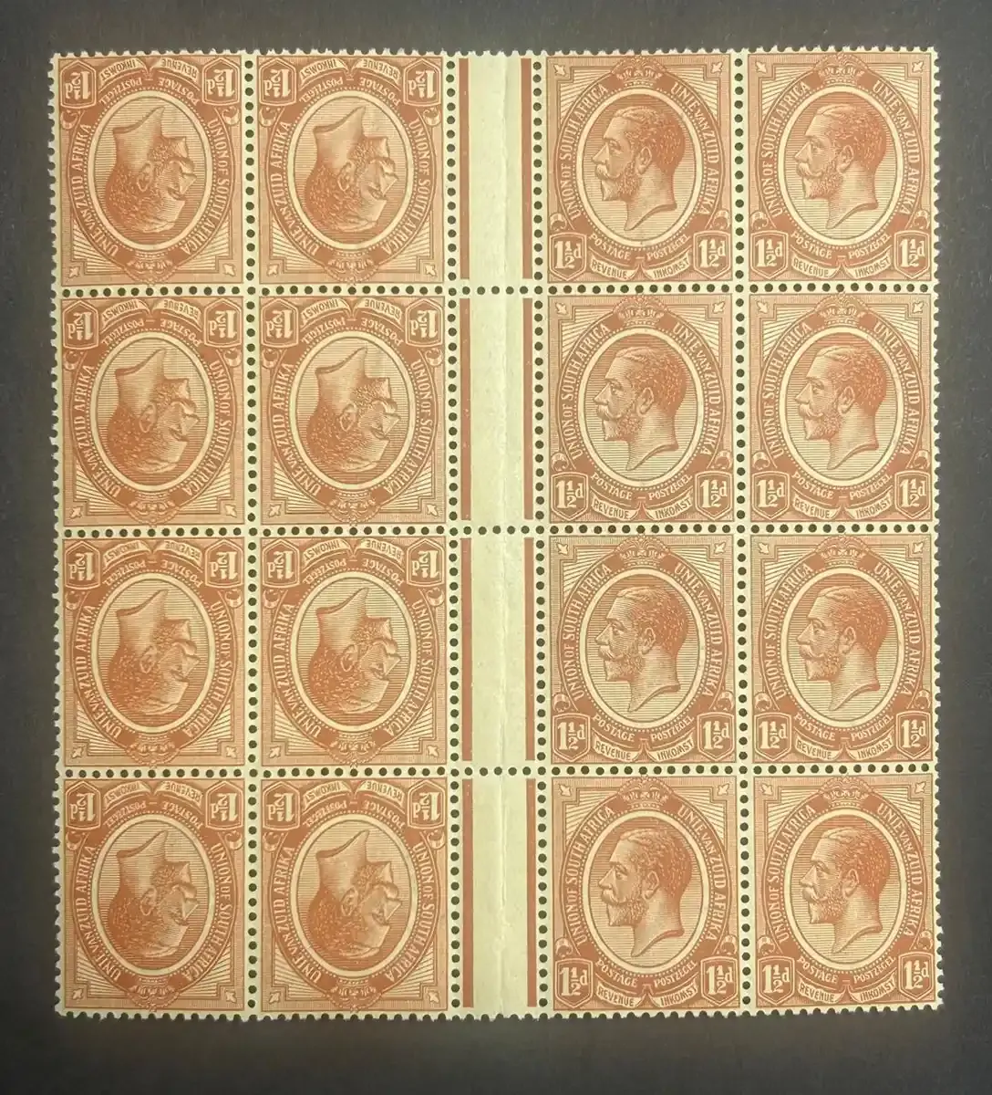 South Africa 1913 KGV 1½d tete-beche block of sixteen across the vertical interpanneau margin. Very fine unmounted. SG 5a, MNH(**) South Africa 1913 KGV 1½d tete-beche block of sixteen across the vertical interpanneau margin. Very fine unmounted. SG 5a, MNH(**)
