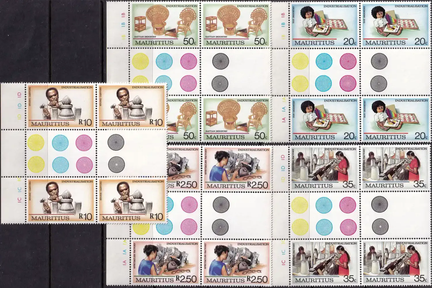 Mauritius 1987 Industrialisation Gutter Blocks. MNH(**) Mauritius 1987 Industrialisation Gutter Blocks. MNH(**)