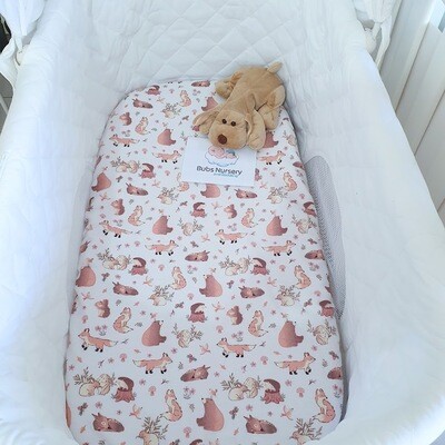 Forest Friends flannelette fitted bassinet sheet - Size 80 x 42cm