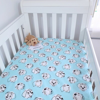 Adorable 101 Dalmatians flannel fitted cot sheet - 70 x 132 cm
