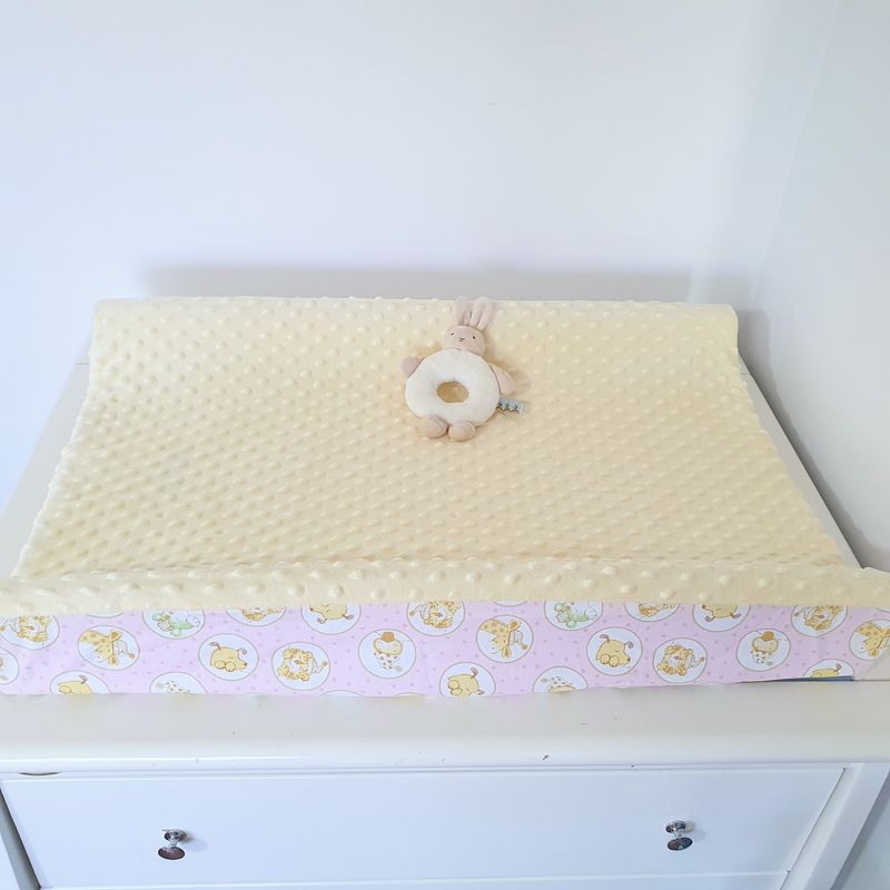 Sleeping Jungle Animal Change Pad Cover – Soft Yellow Minky Dot Center - 75 x 50 cm