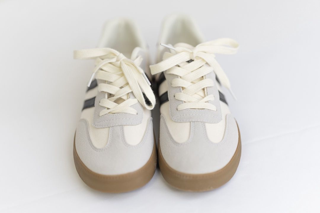 Striped Lace-up Flat Sneakers, Color: As shown, Fit: Standard, Size: US6 (CN37)