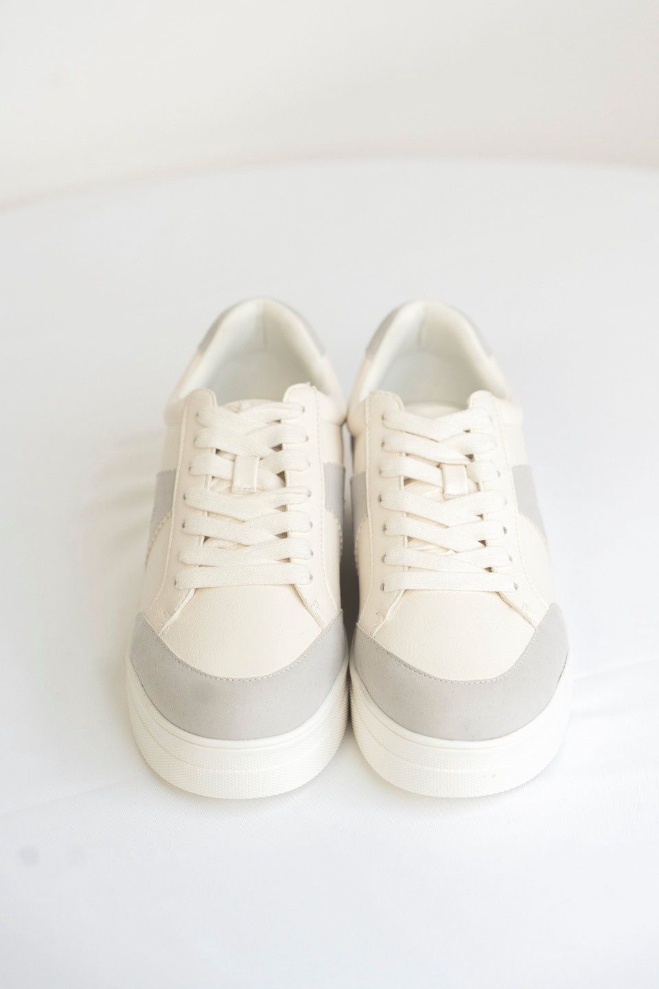 Astra Sneaker, Shoe size: 6