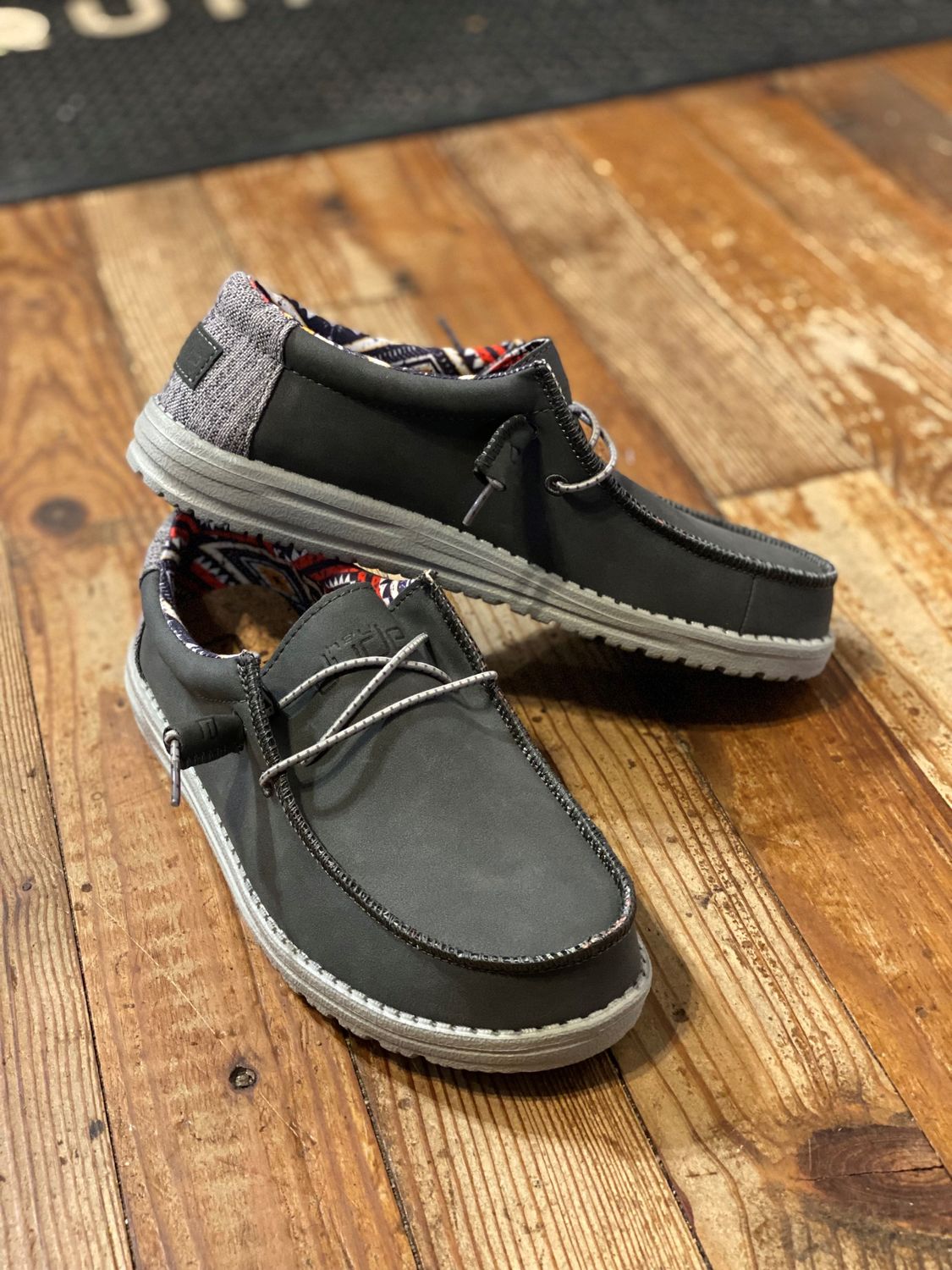 Wally Recycled Leather 