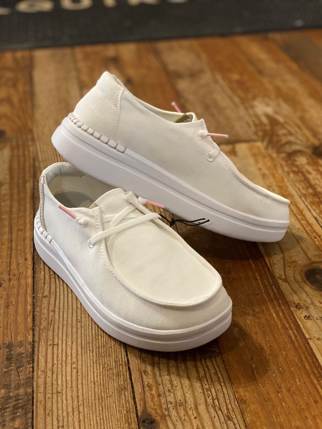 Wendy Rise Spark White