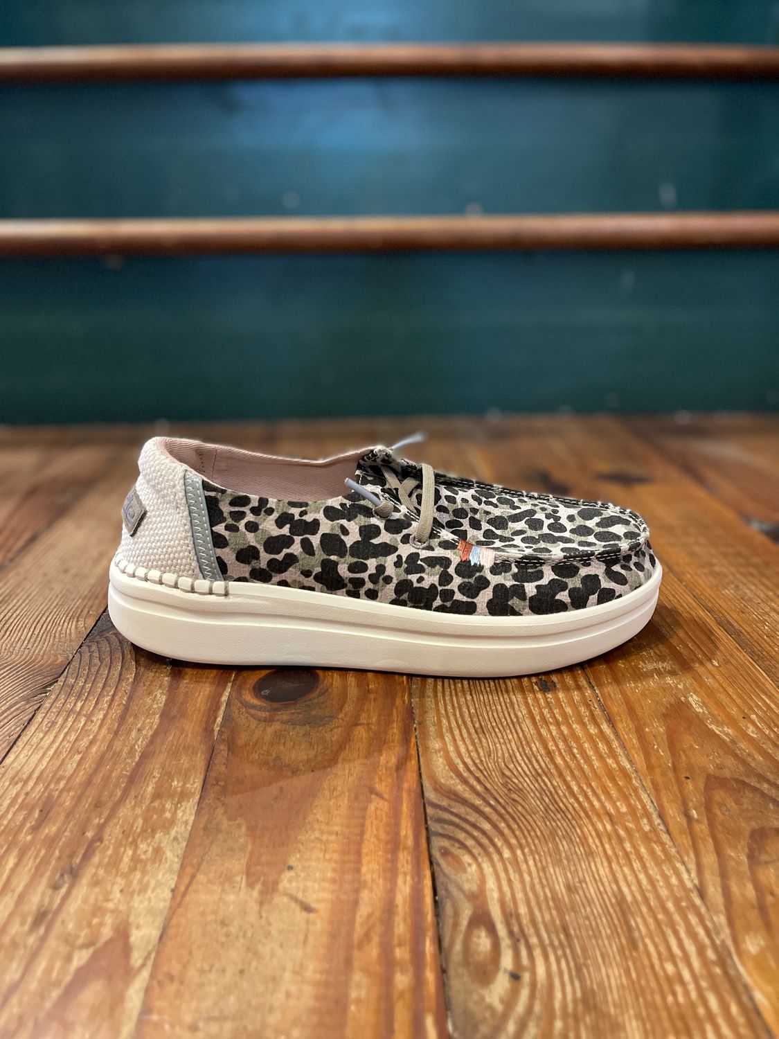 Wendy Rise Jungle Beige