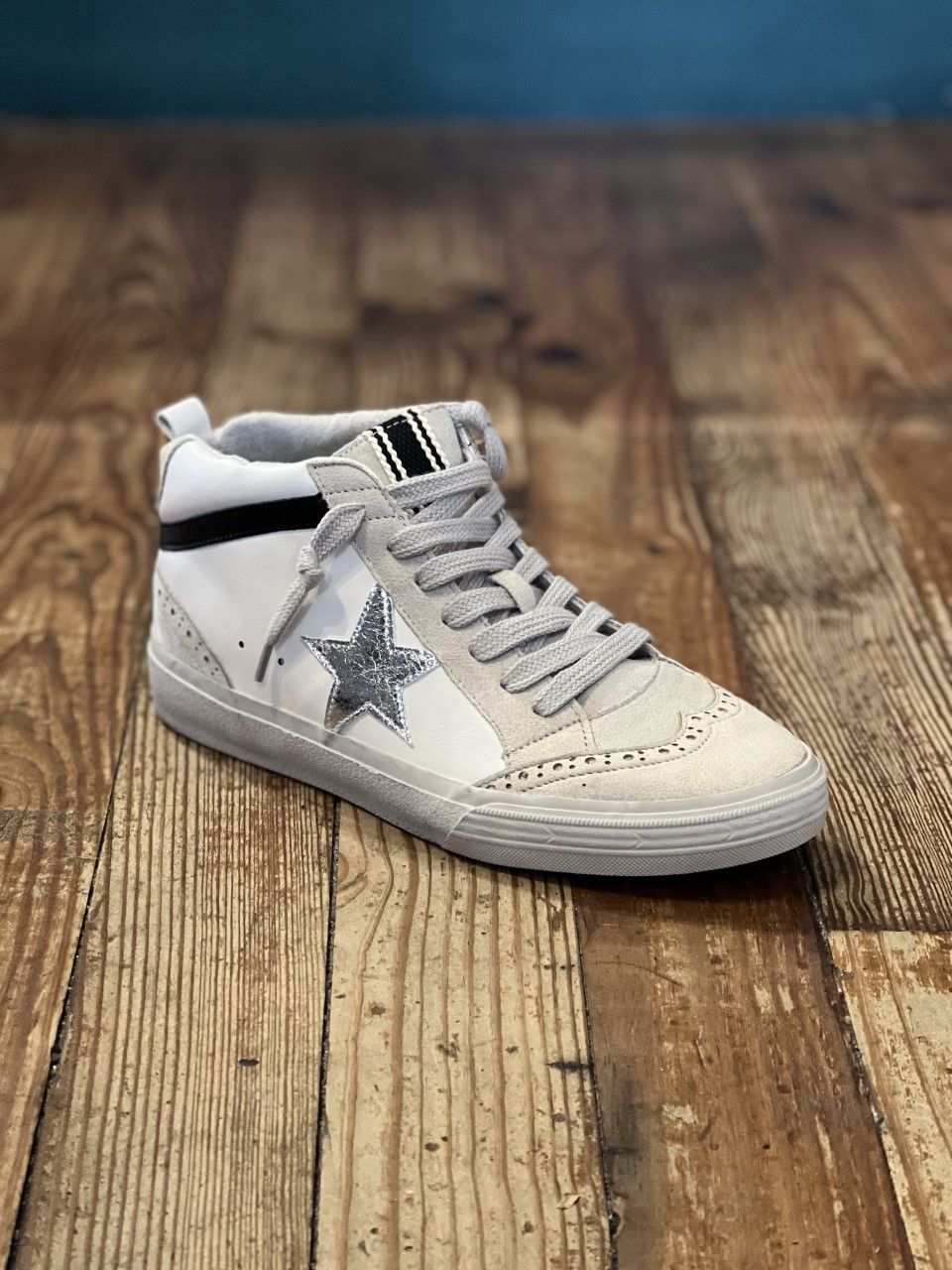 Shu Shop Paulina White