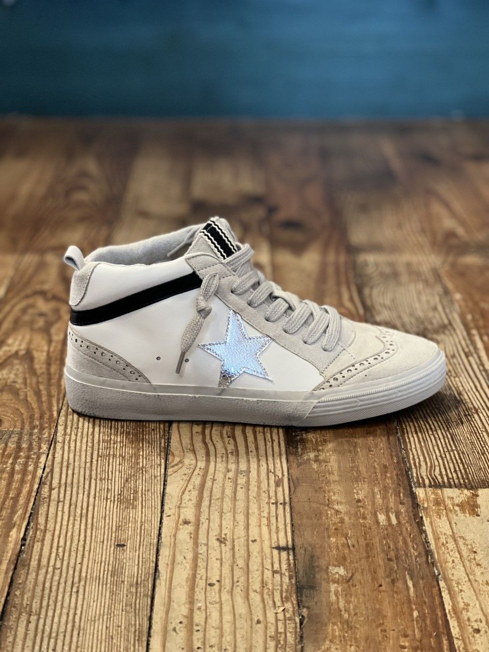 Shu Shop Paulina White