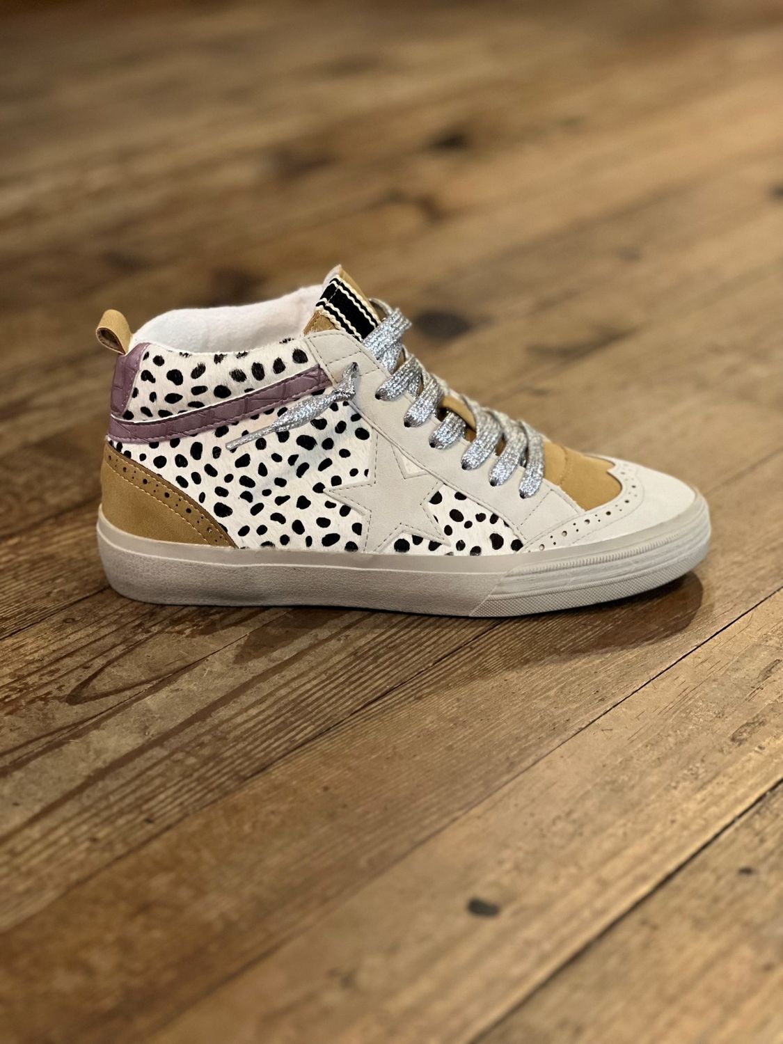 Shu Shop Paulina Black and White