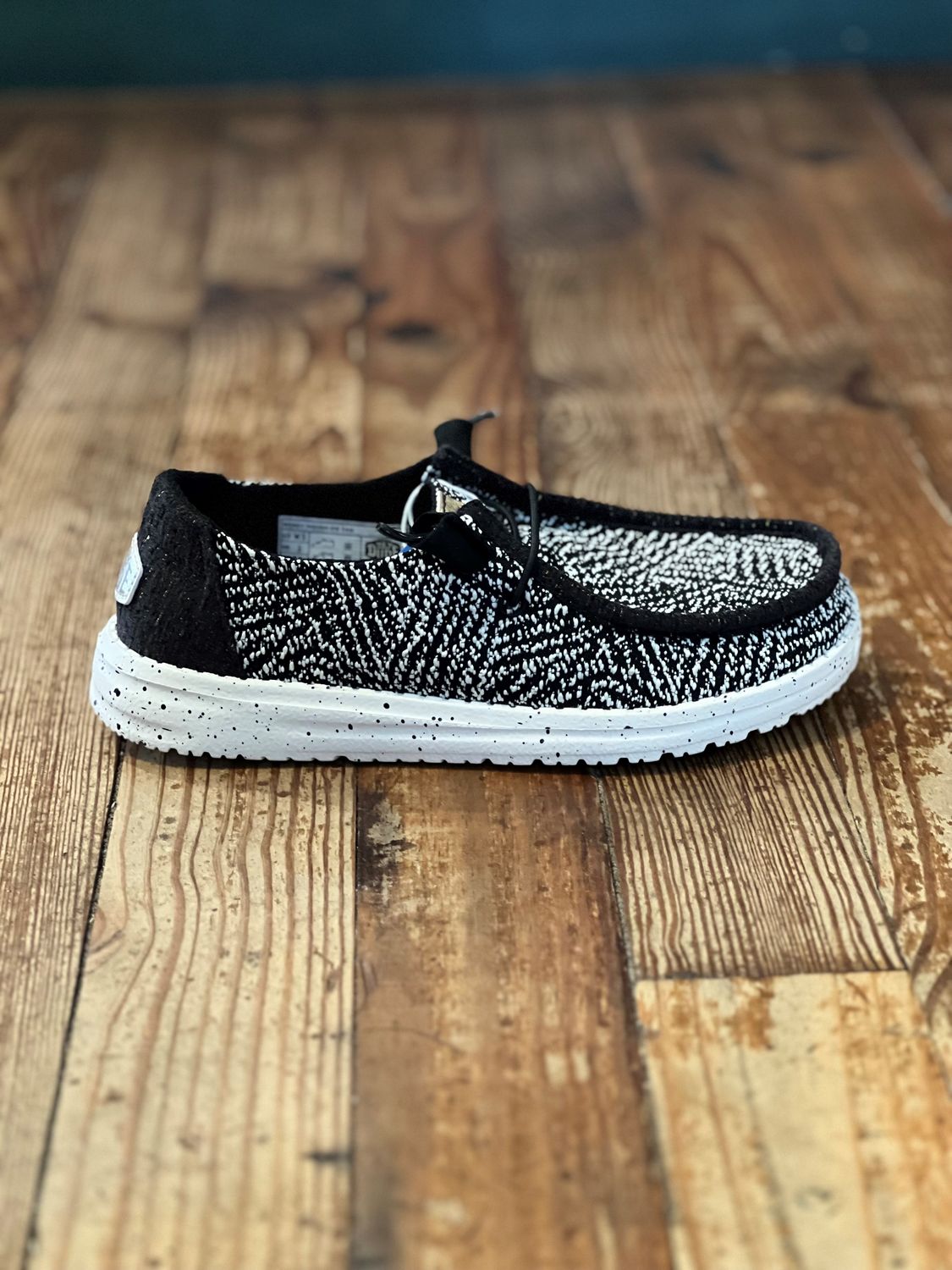 Wendy Woven Zig Zag Black