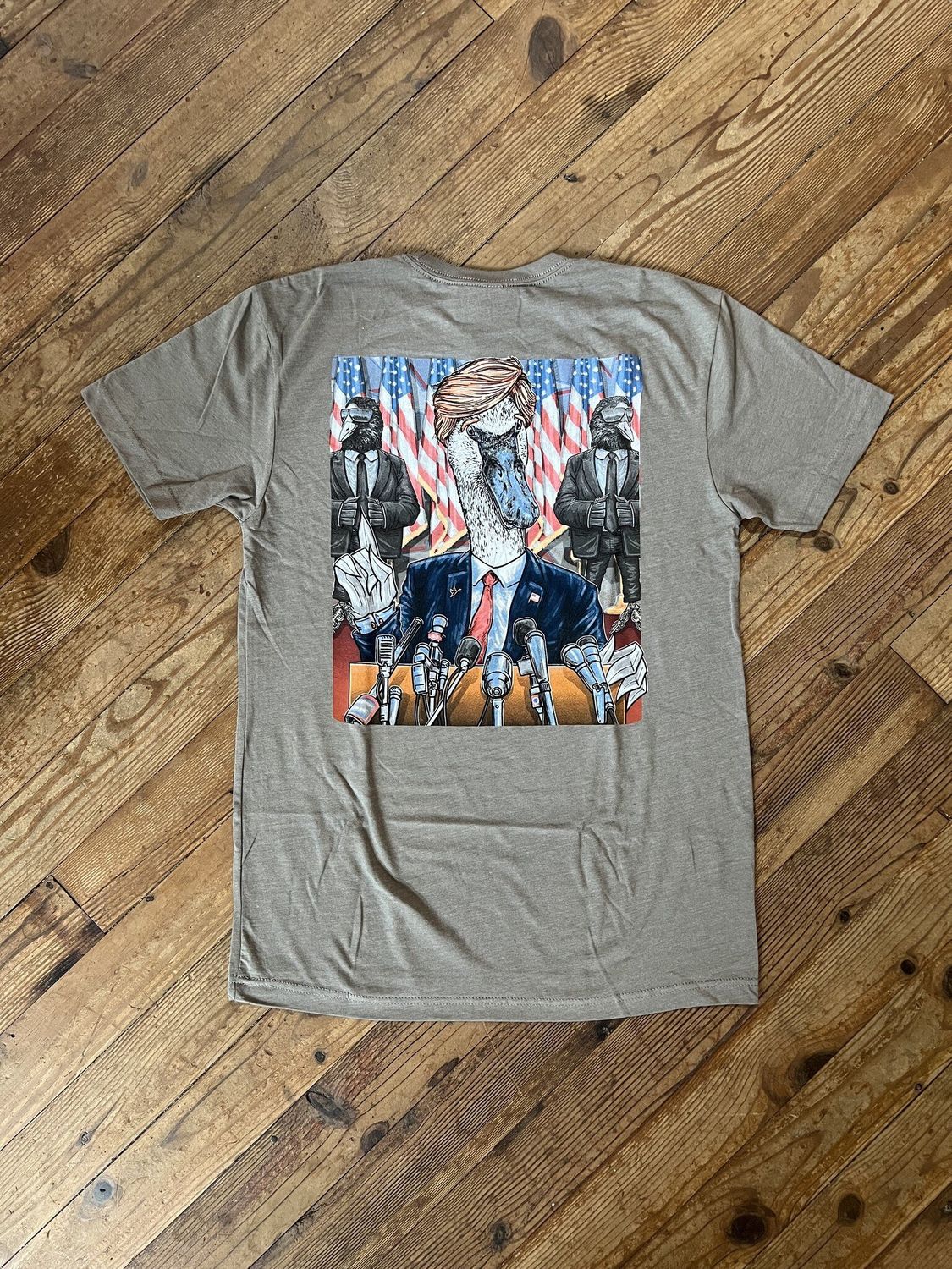 Trumpeter Rally Tee Stone Grey