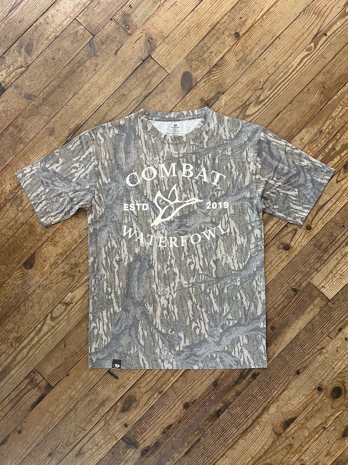 Badge Logo Tee Mossy Oak Washed Out Treestand