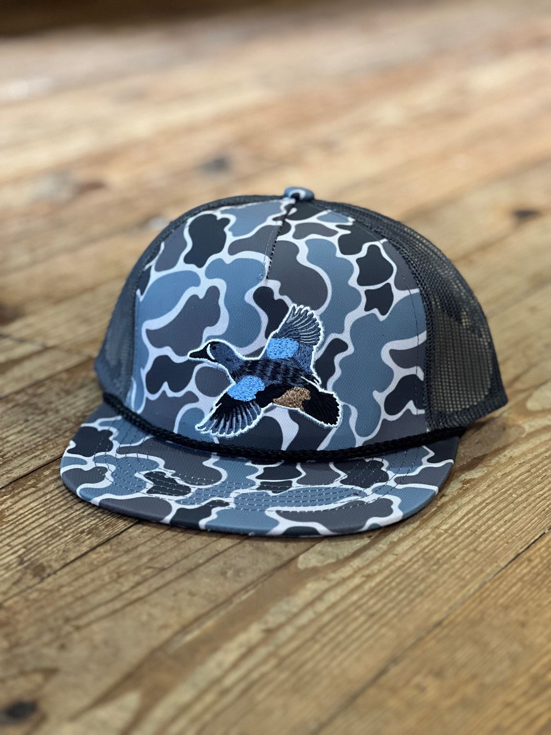 AIX Youth Blue Wing Duck Mesh Rope Hat