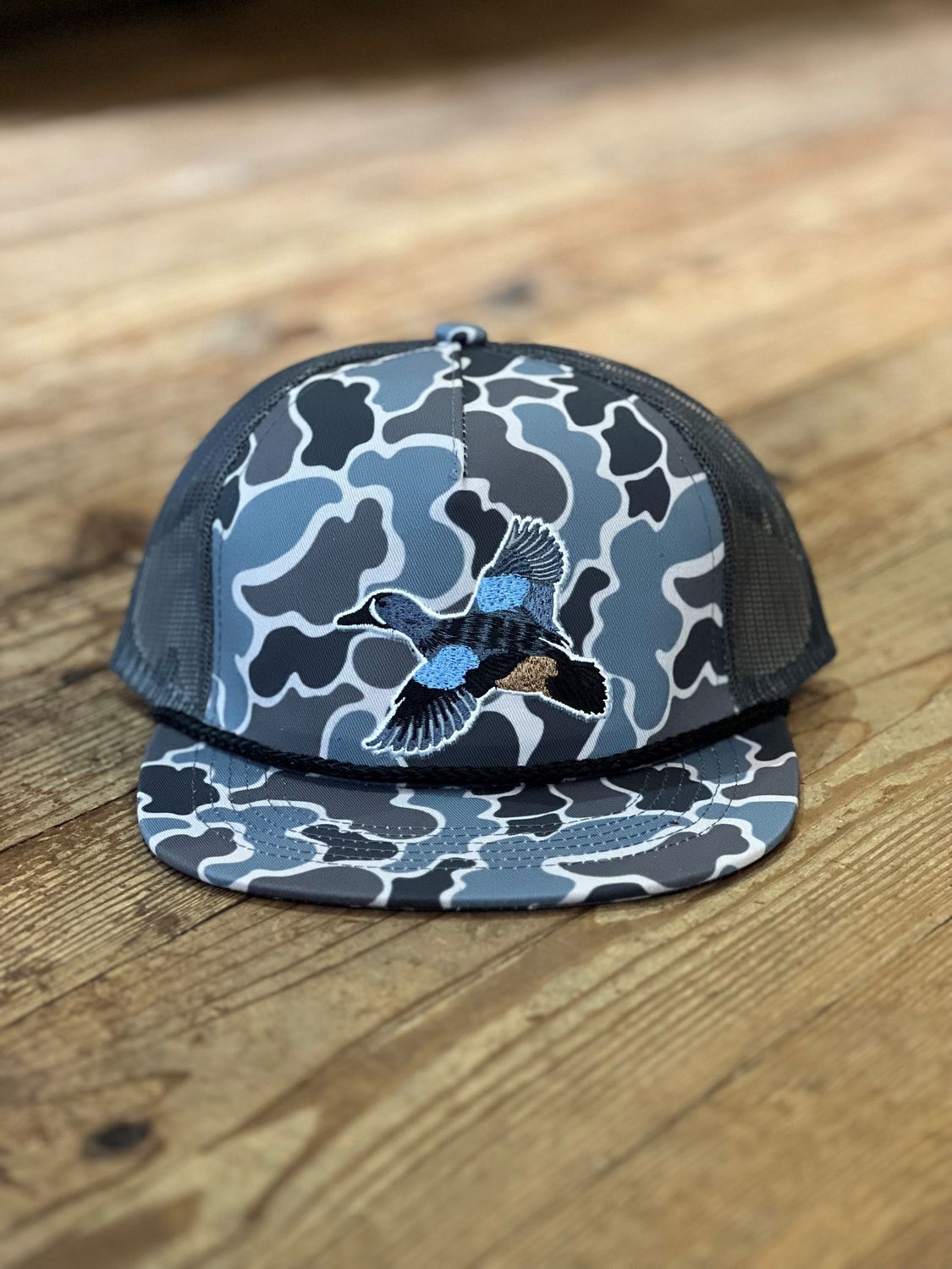 AIX Youth Blue Wing Duck Mesh Rope Hat