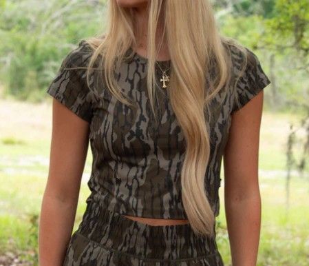 Women's CW Mossy Oak Bottomland Crop Tee