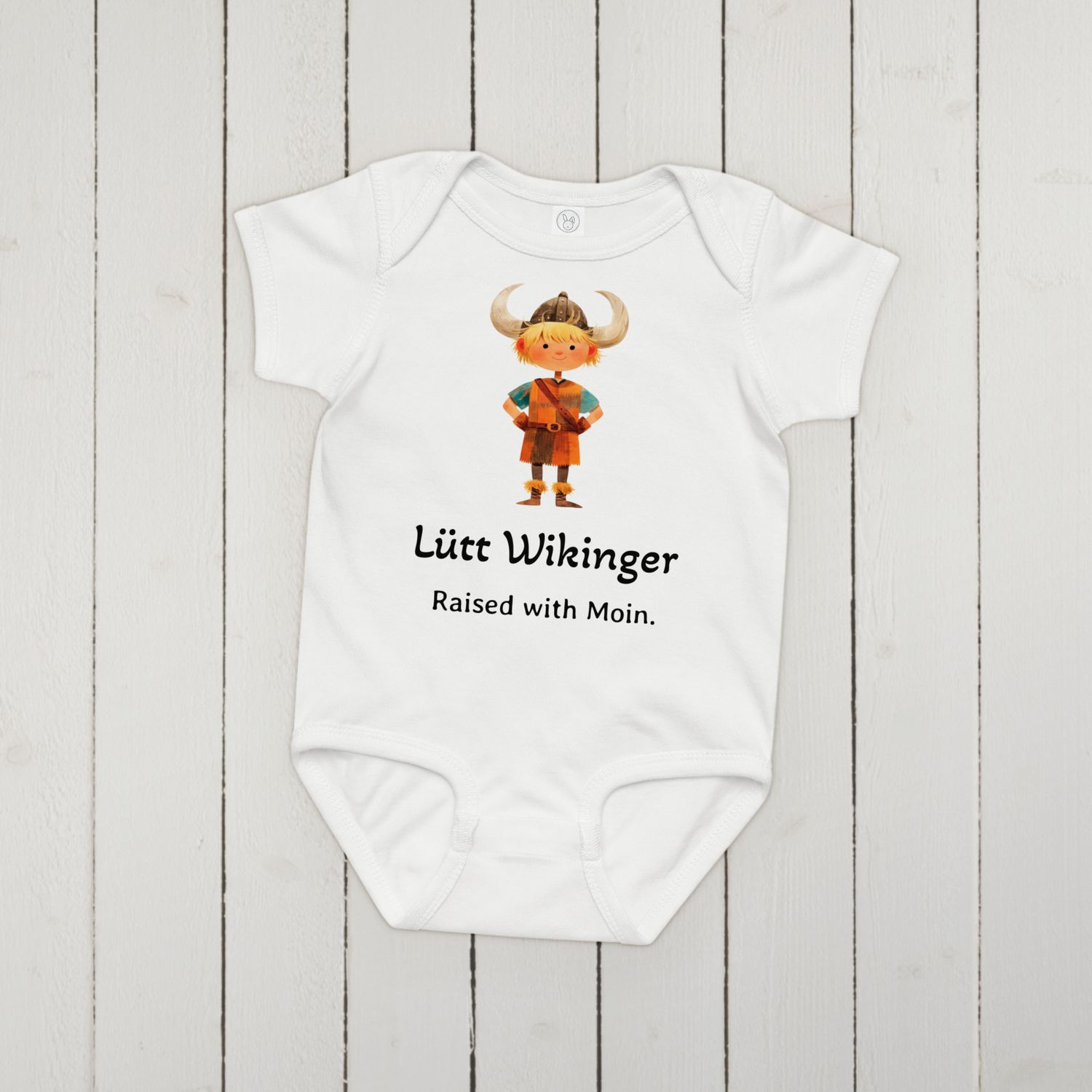 Lütt Wikinger - OHNE Ort (Baby-Jersey-Body) Lütt Wikinger - OHNE Ort (Baby-Jersey-Body), Größe: 12M