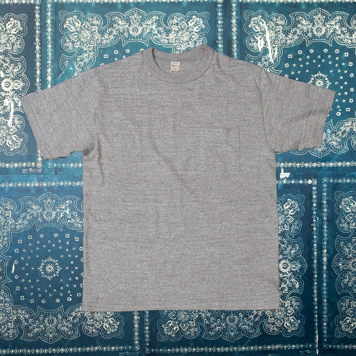 Lot JG- CS07 T-Shirt in Heather Grey, Size: Medium