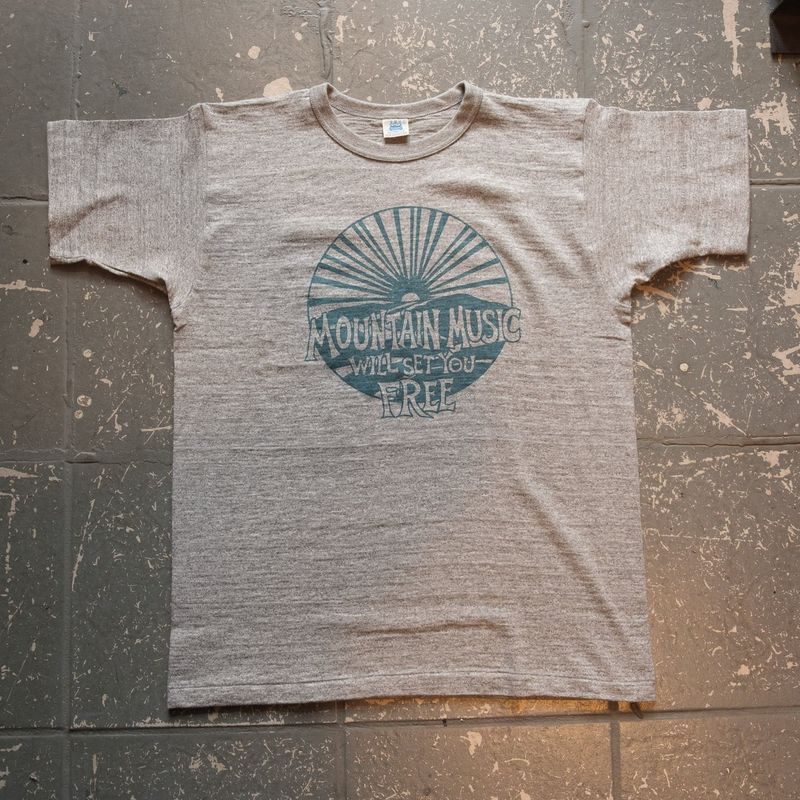 John Gluckow Mountain Music T-Shirt in Heather Grey