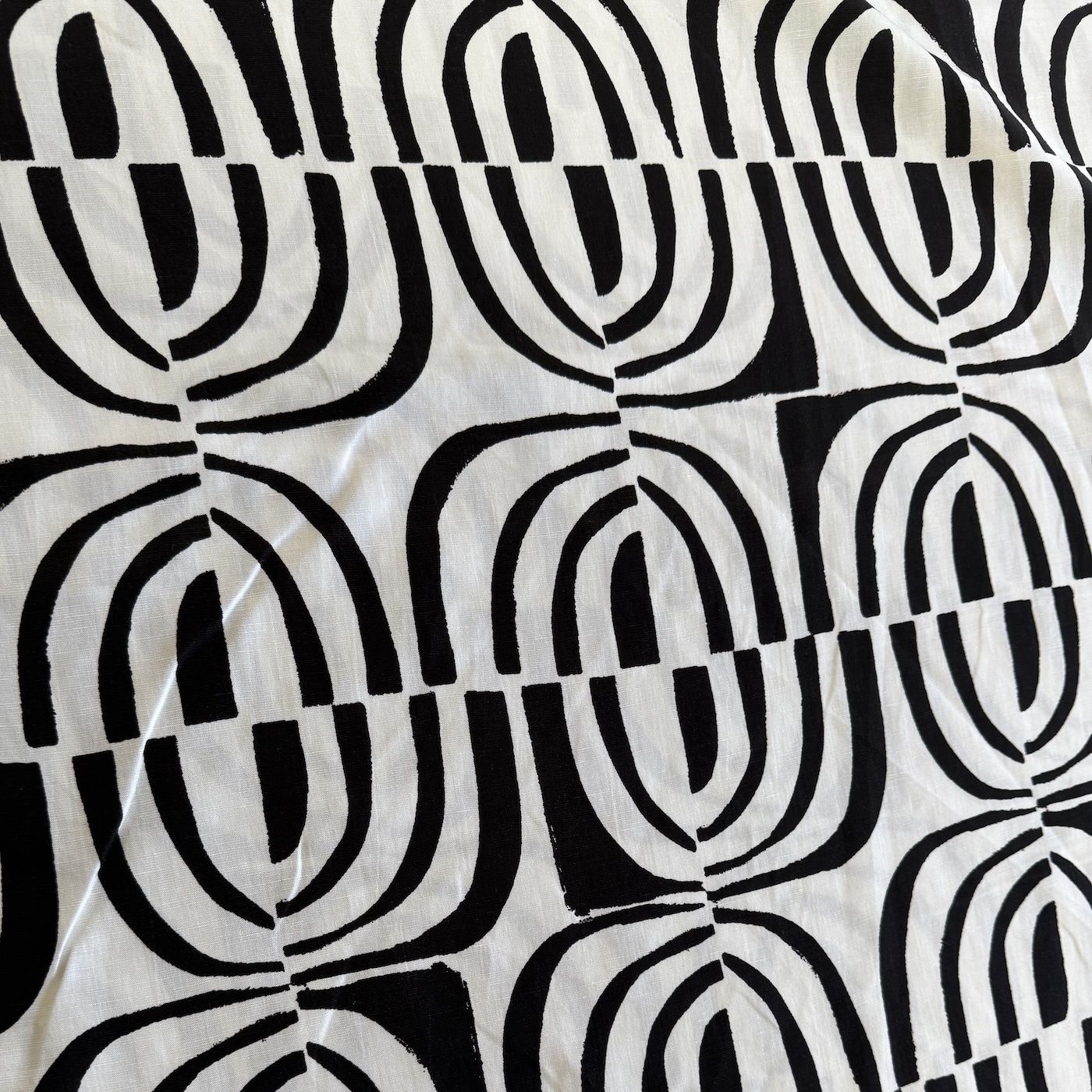 Mod Geo Rayon Linen Print Black &amp; Ivory 58/60"