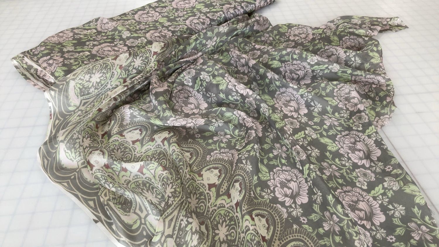 12784 - 44” Printed Silk Online