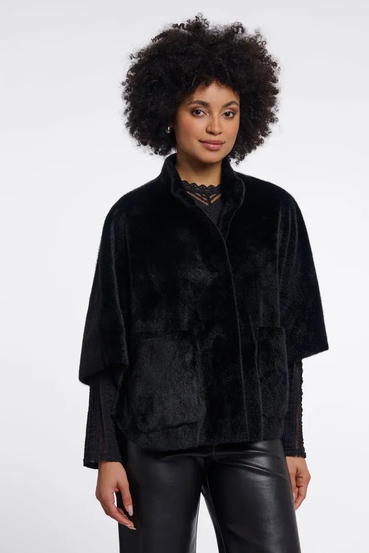 Rino &amp; Pelle Faux Fur Cape