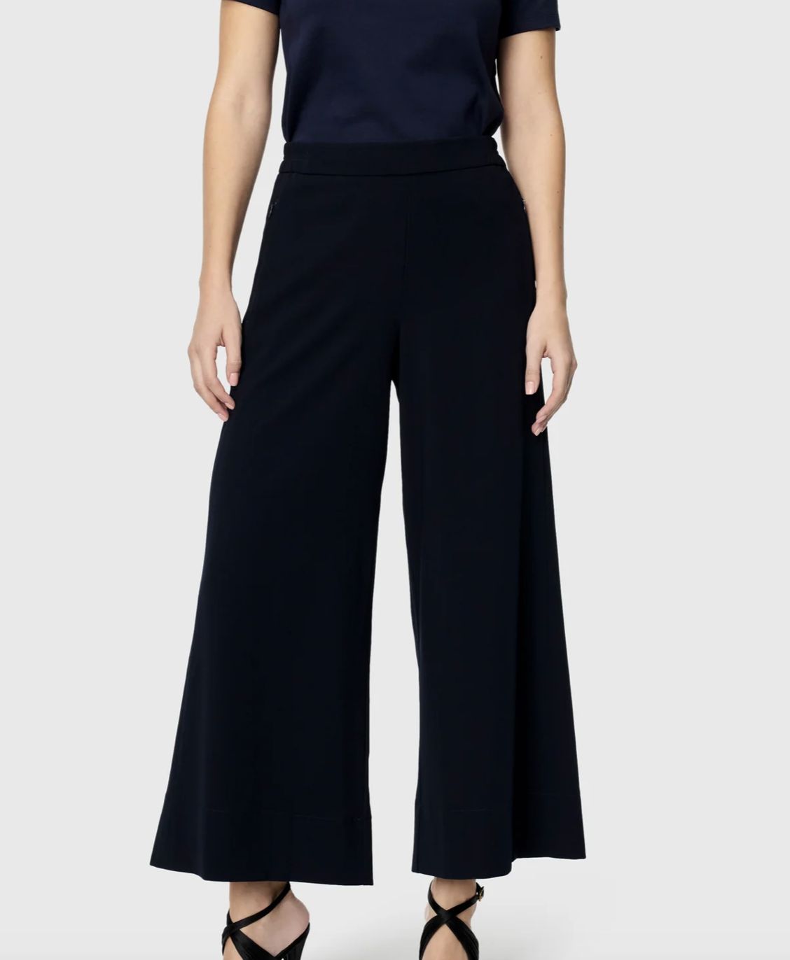 Coralie Cropped