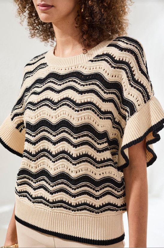 24960 Tribal Short Sleeve Sweater