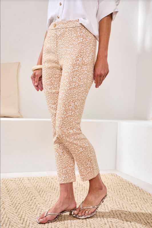 30940 Tribal Pull On Capri with Pockets