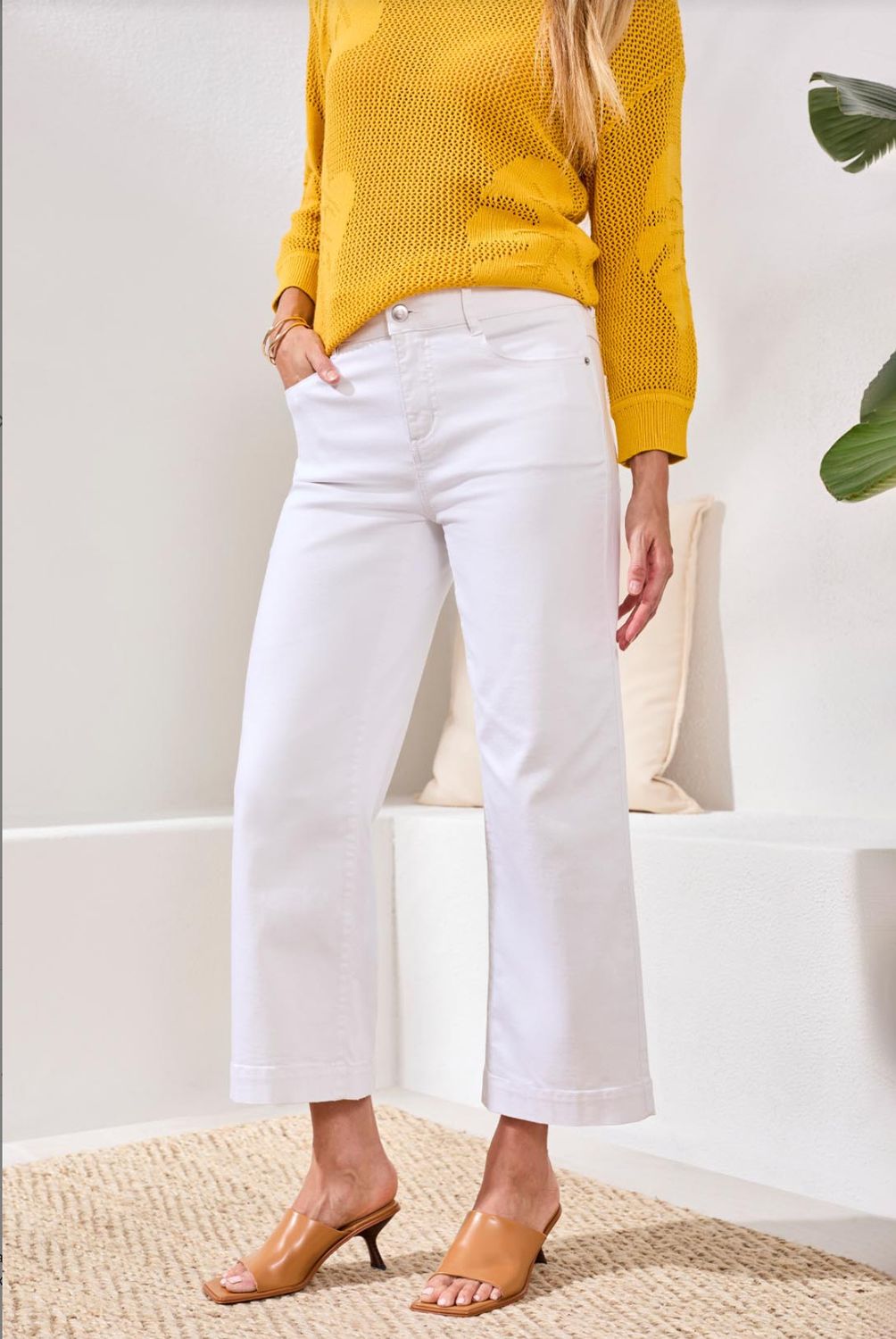 61180 Tribal Audrey Hugging Crop Wide Leg