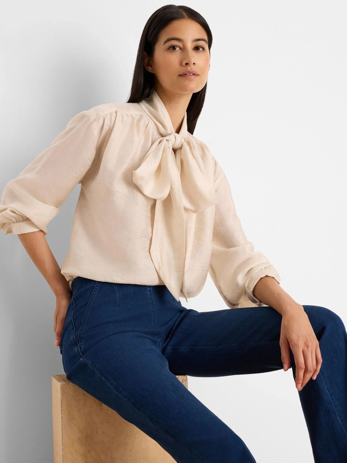 F261630 Nic + Zoe Tie Neck Top