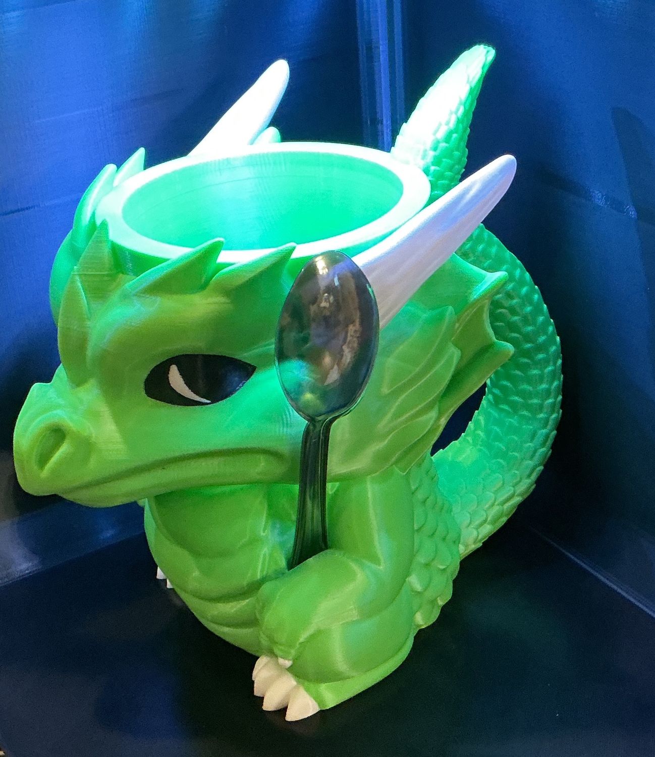 Dragon Ice Cream Holder
