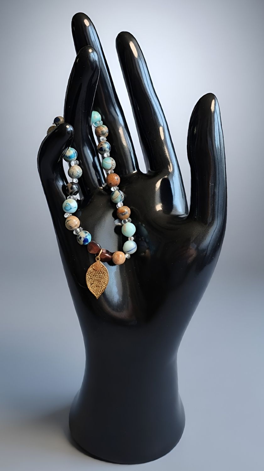 Handgefertigtes Edelsteinarmband. Blau- grüner Jaspis