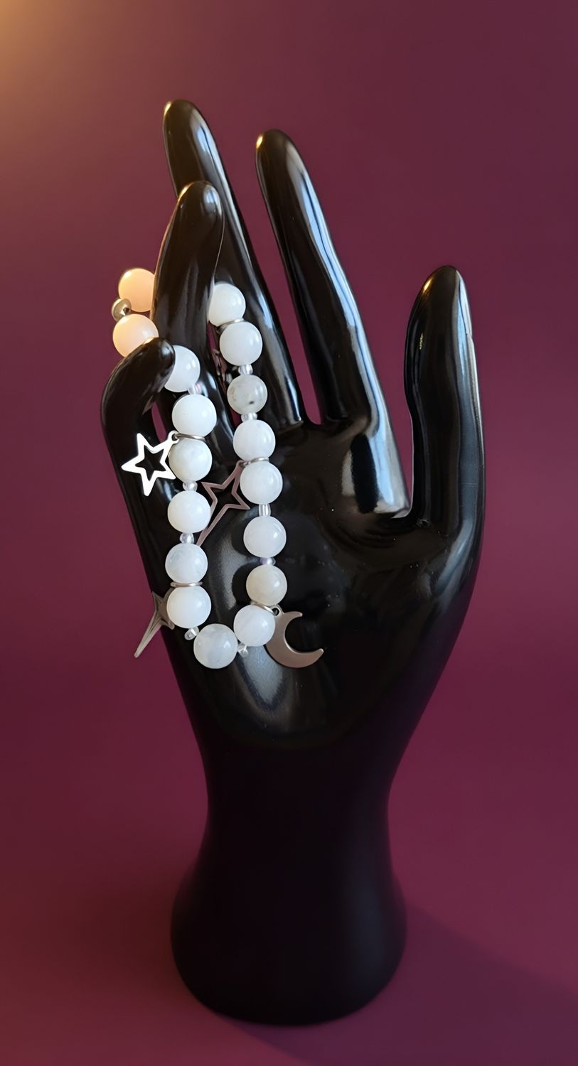Handgefertigtes Mondstein-Armband mit Sternen