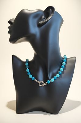 Handgefertigte Halskette aus Lapislazuli & Türkis Handgefertigte Halskette aus Lapislazuli & Türkis