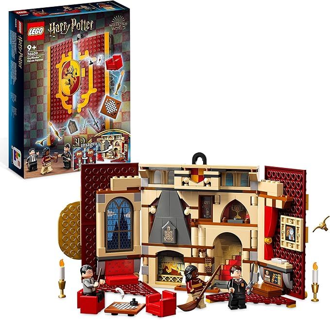 LEGO 76409 Harry Potter Stendardo della Casa Grifondoro da Parete per Bambini e Bambine, Giocattolo con Sala Comune del Castello di Hogwarts e 3 Minifigure, Giochi da Viaggio da Collezione