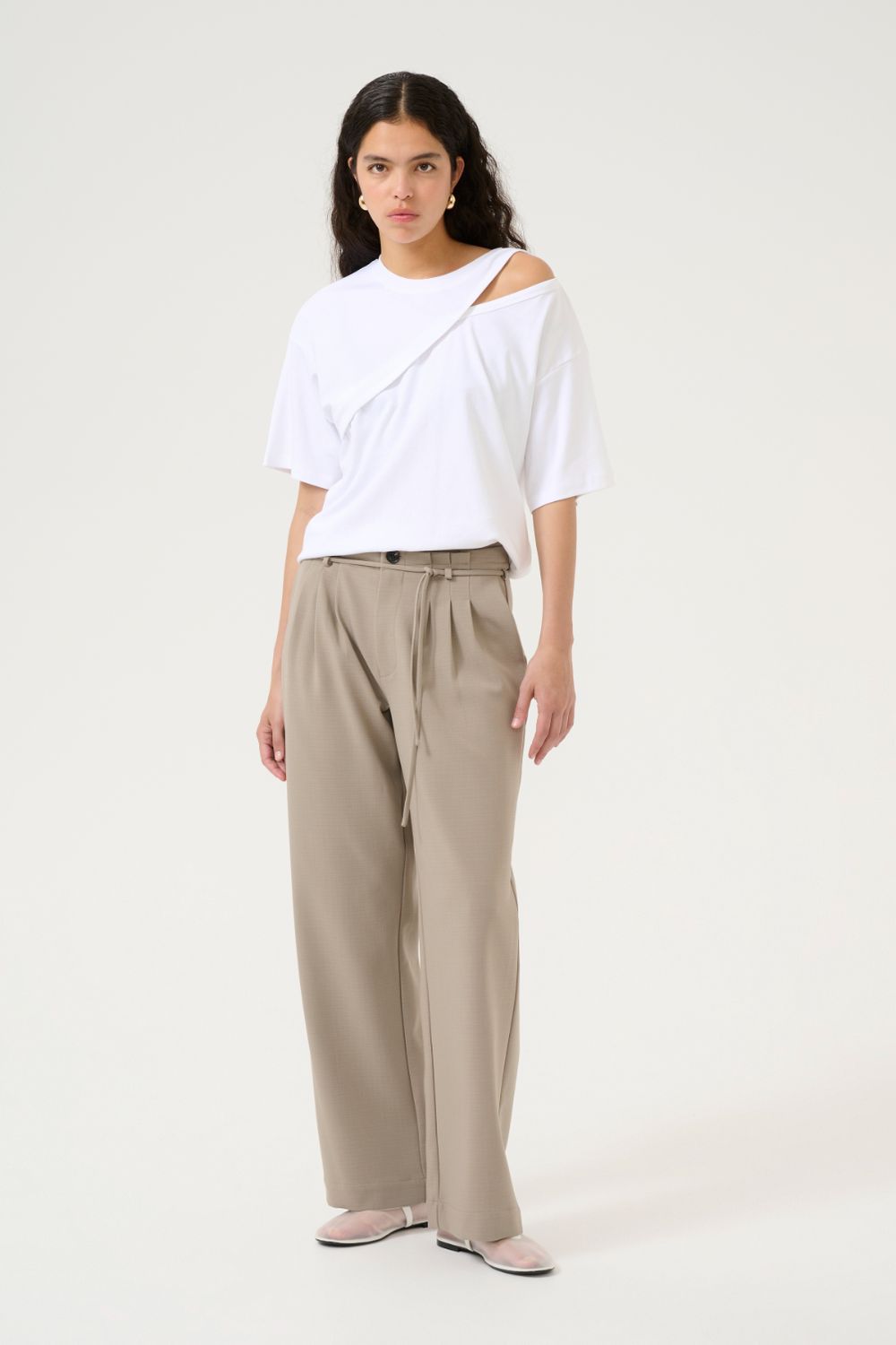 Renee hole tee