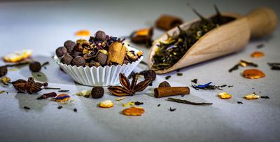 "Alchemie der Kräuter & Gewürze" Tee, Kräuter und Gewürzmischungen