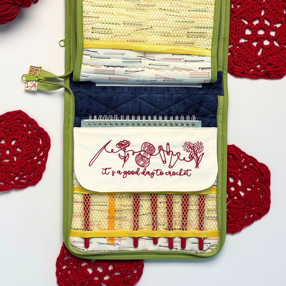 Knitter's Holdall/ Knitting in Colour