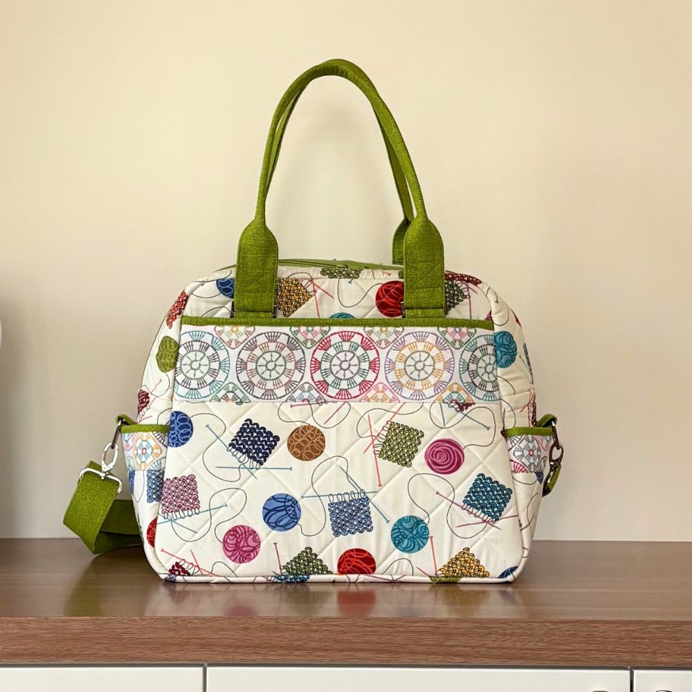 Knitter's Holdall/ Knitting in Colour