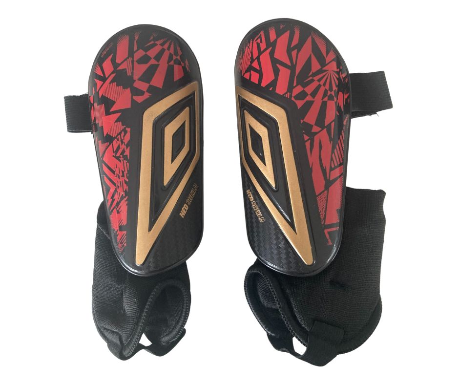 UMBRO NEO SHINGUARD W/SOCK
