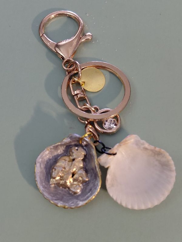 Double Scallop Keychain with Gold Painted Beads
