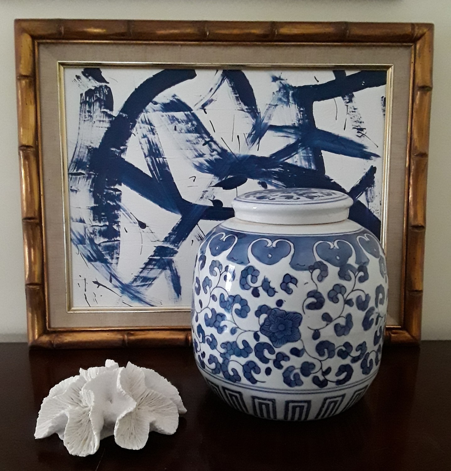 Vintage Blue and White Chinese Porcelain Ginger Jar with Lid