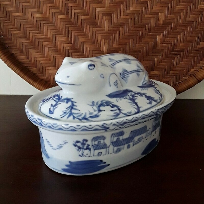 Vintage Blue and White Porcelain Frog Lidded Dish